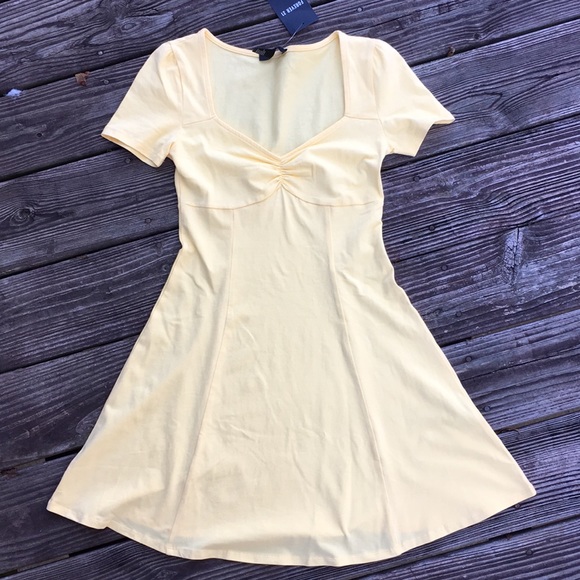 Forever 21 Dresses & Skirts - SZ Small Forever 21 pale yellow skater dress